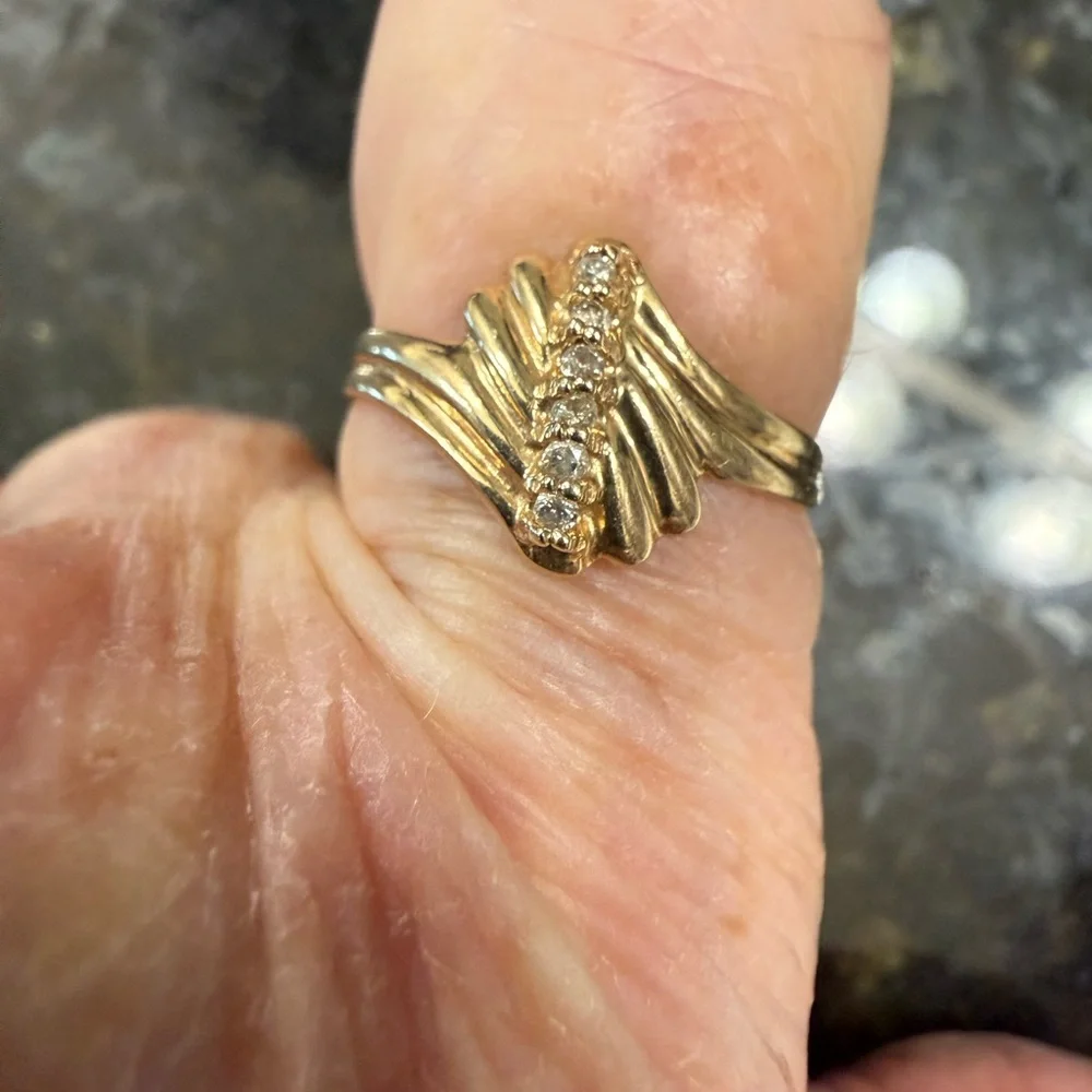 14 karat yellow gold ring with 6 Diamonds - Picture 4 of 5